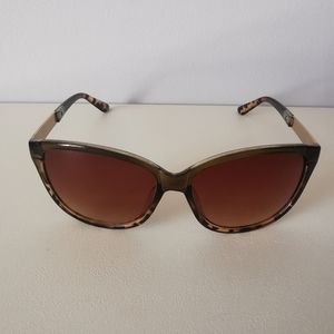 Women's sunglass - TAHARI